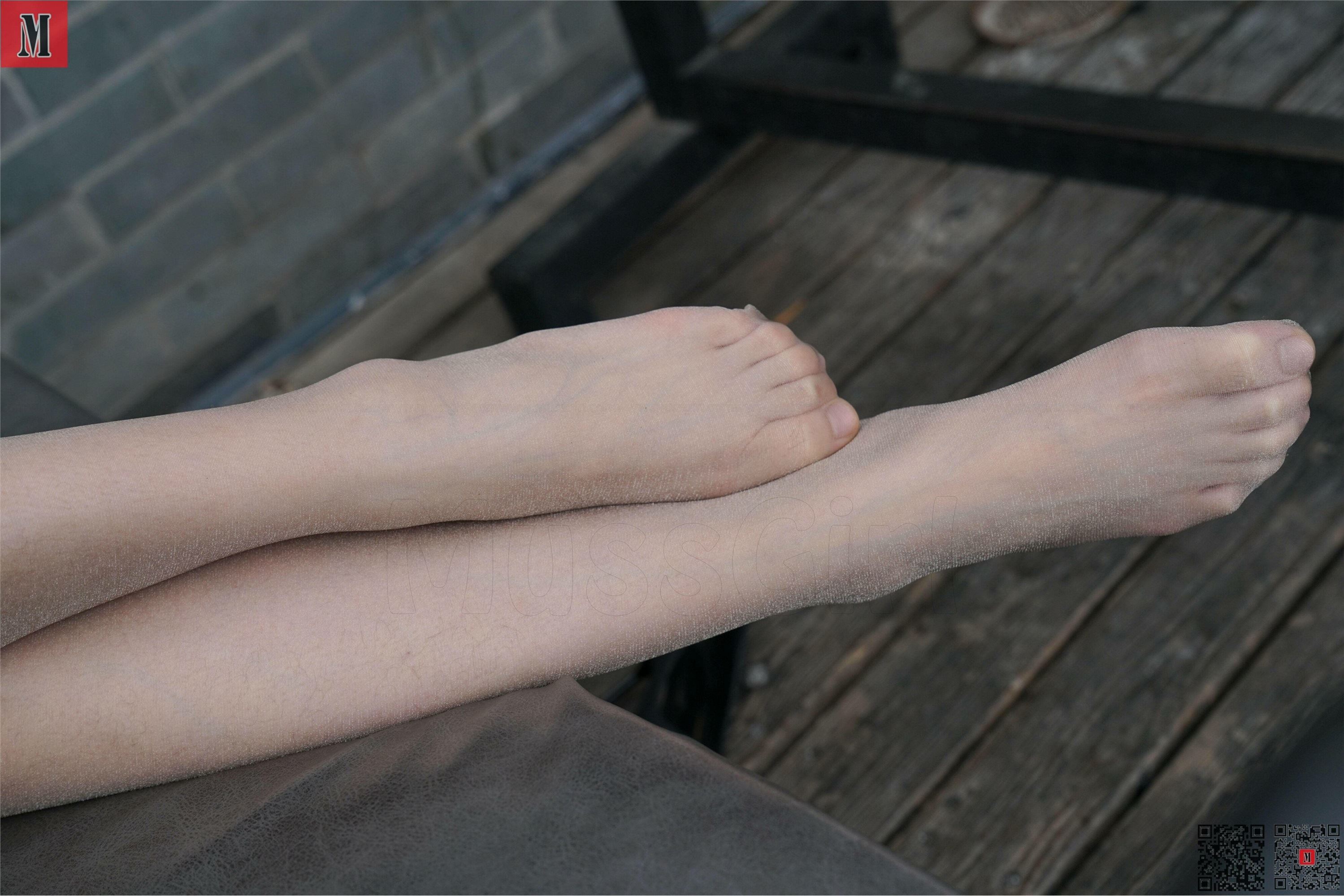 MussGirl慕丝女郎  NO.145 沙发美女皮裙肉丝